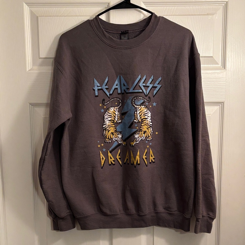 Sweet Claire Fearless Dreamer Graphic Crewneck - grey/Brown